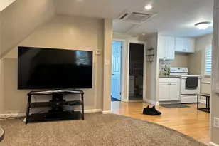 12 Bunnell Pl, West Babylon, NY 11704 - Photo 3