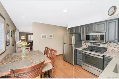 194 Justin, New York, NY 10306 - Photo 11