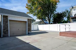 104-40 194th St, Saint Albans, NY 11412 - Photo 23