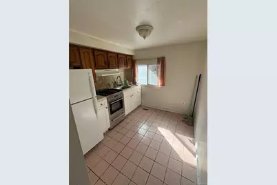 281 Graff Avenue, Bronx, NY 10465 - Photo 17