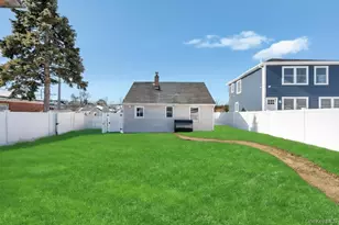 1333 5th Ave, Bay Shore, NY 11706 - Photo 3