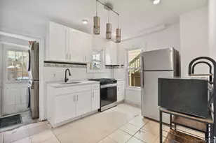 90-22 82nd Rd, Glendale, NY 11385 - Photo 13