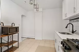 90-22 82nd Rd, Glendale, NY 11385 - Photo 15