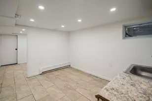 90-22 82nd Rd, Glendale, NY 11385 - Photo 29