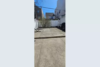 627 E 32nd Street, Brooklyn, NY 11210 - Photo 5