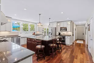 15 Oak Ln, Hampton Bays, NY 11946 - Photo 5