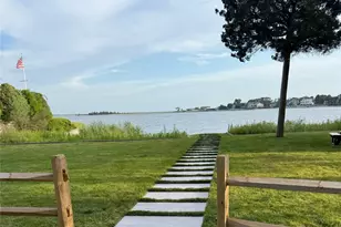 15 Oak Ln, Hampton Bays, NY 11946 - Photo 37