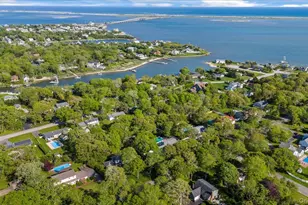 15 Oak Ln, Hampton Bays, NY 11946 - Photo 35