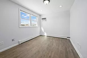 190 Meridian Rd, Levittown, NY 11756 - Photo 17