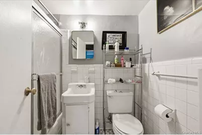 7150 Parsons Boulevard #1M, Fresh Meadows, NY 11365 - Photo 13