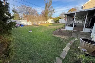 23 Tiptop Ln, Hicksville, NY 11801 - Photo 3