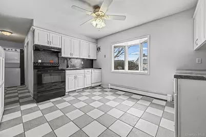 23 Tip Top Lane, Hicksville, NY 11801 - Photo 7