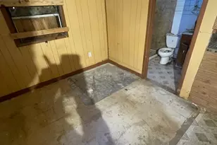 34 Peach St, Central Islip, NY 11722 - Photo 5