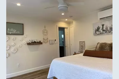 286 Beachview Street, Copiague, NY 11726 - Photo 5