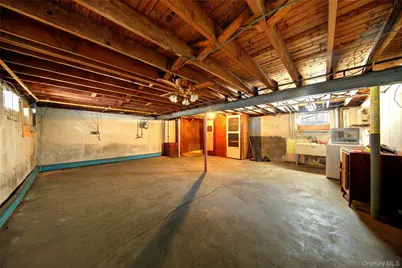 10 Taft Avenue, Hempstead, NY 11550 - Photo 21