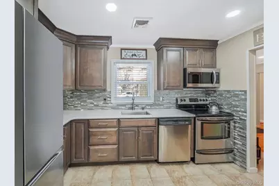 29 Wrana Street, Medford, NY 11763 - Photo 15