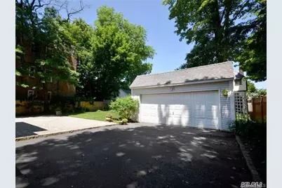 25 Gaynor Avenue, Manhasset, NY 11030 - Photo 21