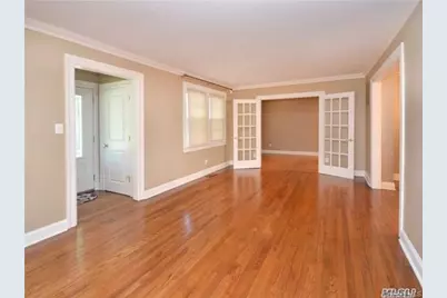 25 Gaynor Avenue, Manhasset, NY 11030 - Photo 13