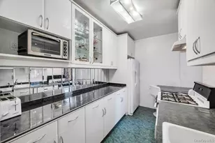 100-10 67th Rd, Forest Hills, NY 11375 - Photo 13