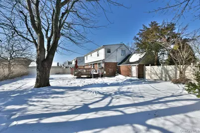 39 Greentree Road, Mineola, NY 11501 - Photo 23