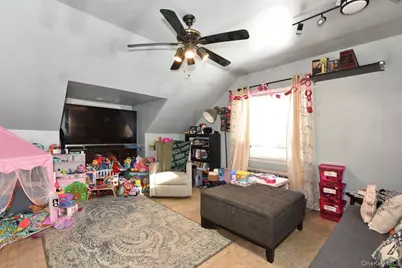 39 Greentree Road, Mineola, NY 11501 - Photo 15