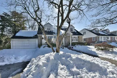 39 Greentree Road, Mineola, NY 11501 - Photo 25