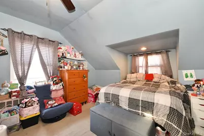 39 Greentree Road, Mineola, NY 11501 - Photo 13