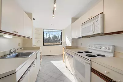 25 Rockledge Avenue #105W, White Plains, NY 10601 - Photo 5