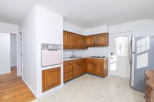 3 Exeter Rd, Patchogue, NY 11772 - Photo 3