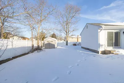 3 Exeter Road, Patchogue, NY 11772 - Photo 17