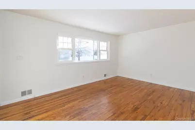 3 Exeter Road, Patchogue, NY 11772 - Photo 5