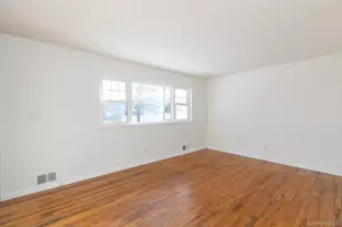 3 Exeter Rd, Patchogue, NY 11772 - Photo 5