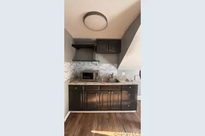 11 Manchester Rd, Poughkeepsie, NY 12602 - Photo 7