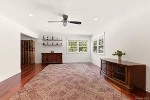 9 Mariners Ct, Centerport, NY 11721 - Photo 13