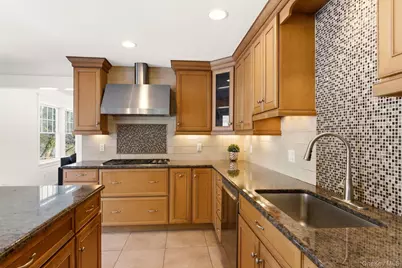 9 Mariners Court, Centerport, NY 11721 - Photo 9