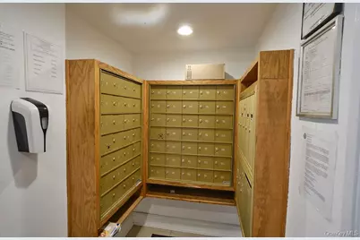 43-25 Douglaston Parkway #1LB, Douglaston, NY 11363 - Photo 3