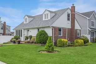 562 Bernice Rd, Franklin Square, NY 11010 - Photo 3