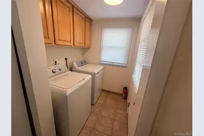 215 Lakewood Street E, Patchogue, NY 11772 - Photo 5