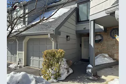 211 Treetop Circle, Nanuet, NY 10954 - Photo 1