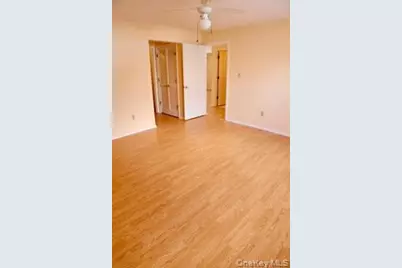 305 Gazebo Court, New Windsor, NY 12553 - Photo 11