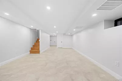 2054 Saint Paul Avenue, Bronx, NY 10461 - Photo 27