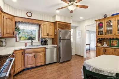 83 Woodlawn Avenue, East Moriches, NY 11940 - Photo 15