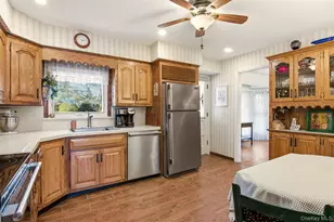 83 Woodlawn Ave, East Moriches, NY 11940 - Photo 17
