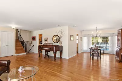 83 Woodlawn Avenue, East Moriches, NY 11940 - Photo 11