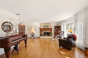 83 Woodlawn Ave, East Moriches, NY 11940 - Photo 7