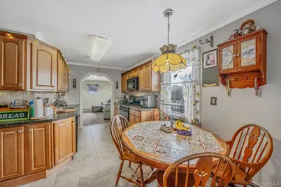 924 S 4th Street, Lindenhurst, NY 11757 - Photo 13