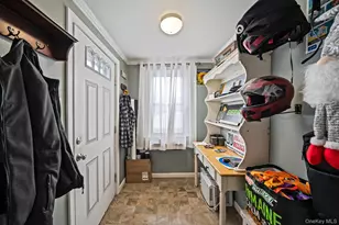 924 S 4th St, Lindenhurst, NY 11757 - Photo 9