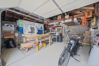 924 S 4th Street, Lindenhurst, NY 11757 - Photo 25