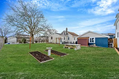 924 S 4th Street, Lindenhurst, NY 11757 - Photo 5