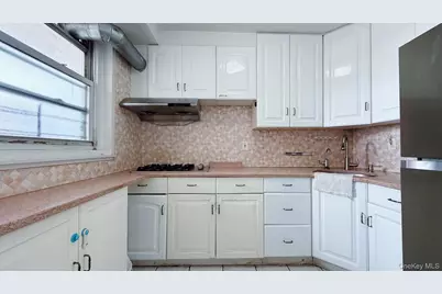 9707 63rd Road #8G, Rego Park, NY 11374 - Photo 7